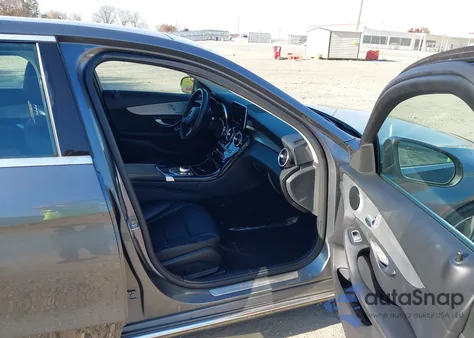 2018 Mercedes-Benz C 300 from USA, damaged, VIN 55SWF4JBXJU241405